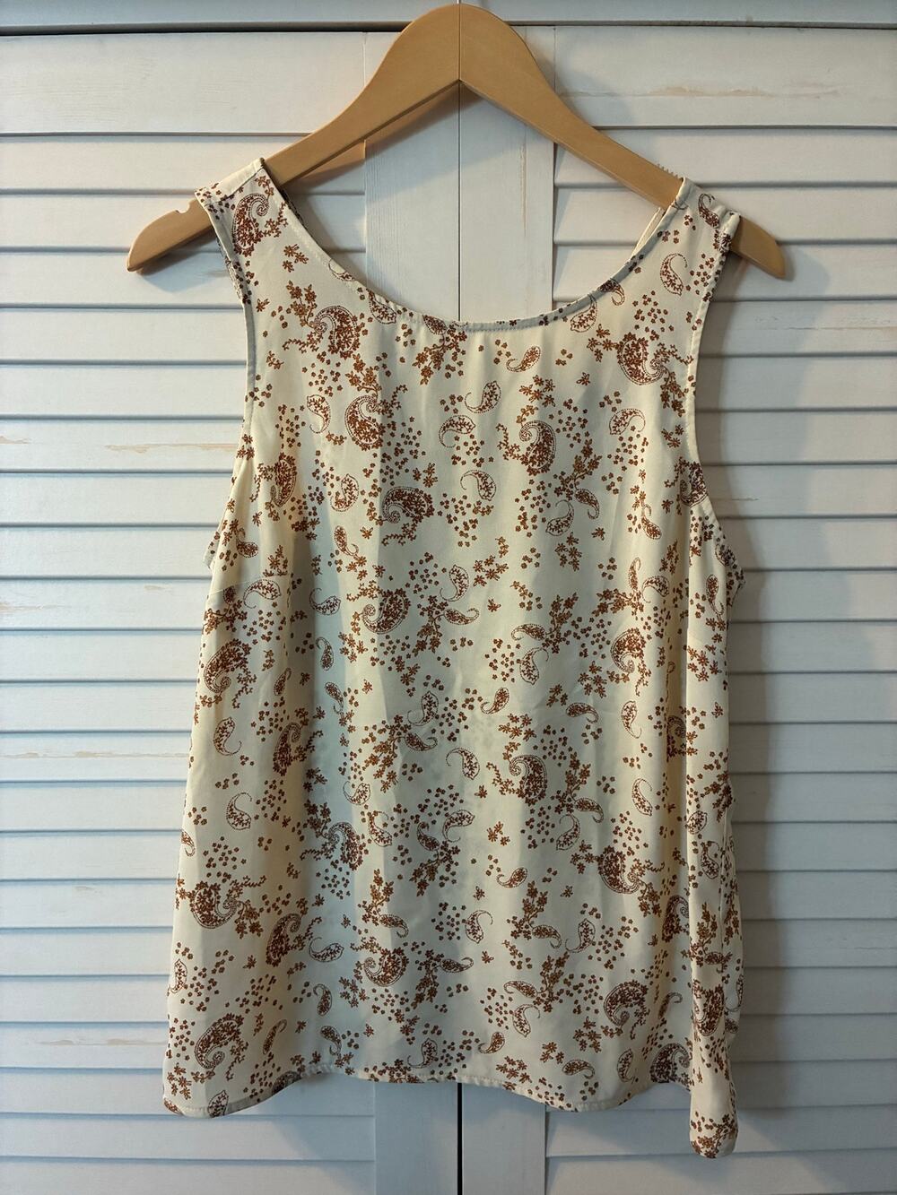 DR2 Top Sleeveless with Back Crossover Brown Floral on Cream Modest Size Medium